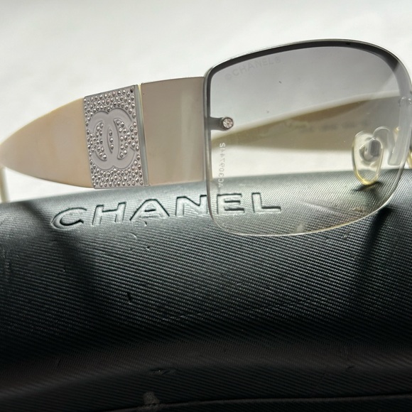 💋Y2K CHANEL RIMLESS SUNGLASSES💋 - Picture 7 of 11